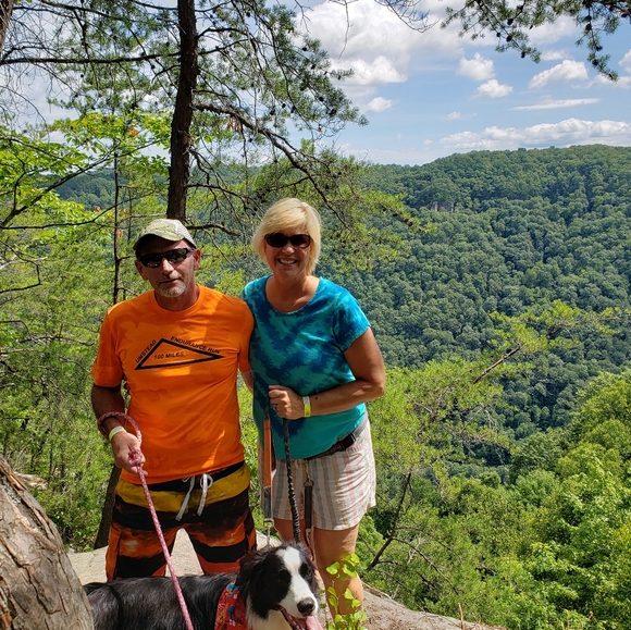 Meet your Posher, Sandy - Picture 3 of 16